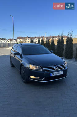 Универсал Volkswagen Passat 2011 в Ровно