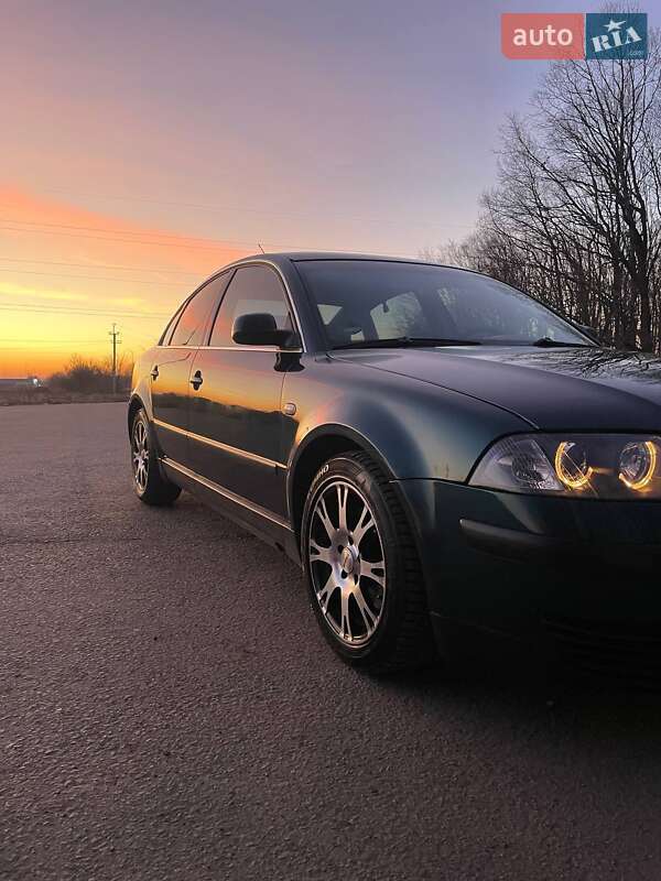 Седан Volkswagen Passat 2002 в Вінниці