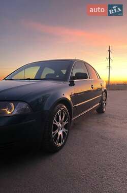Седан Volkswagen Passat 2002 в 