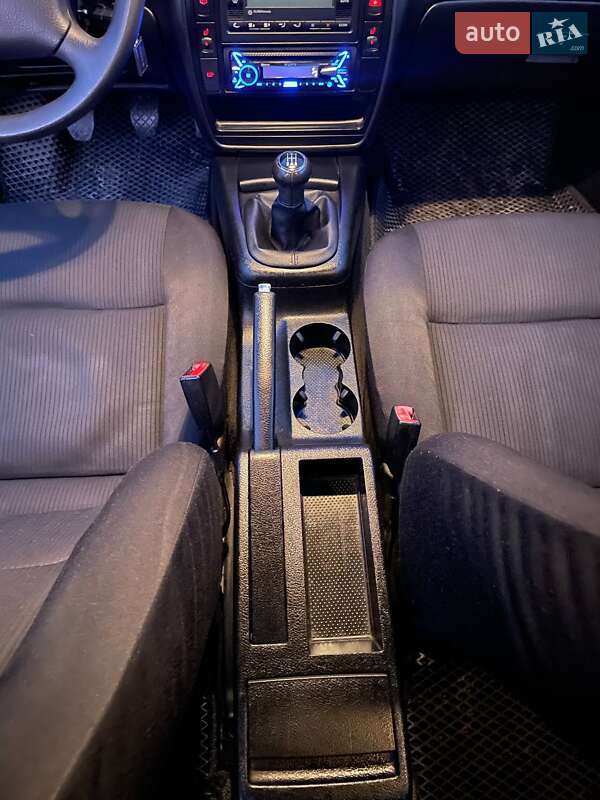 Седан Volkswagen Passat 2002 в Вінниці