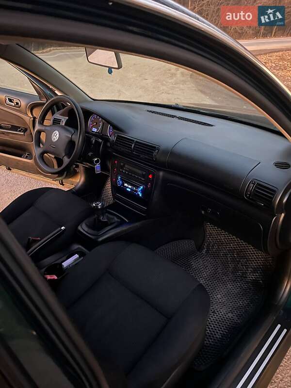 Седан Volkswagen Passat 2002 в Вінниці