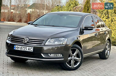 Седан Volkswagen Passat 2013 в 