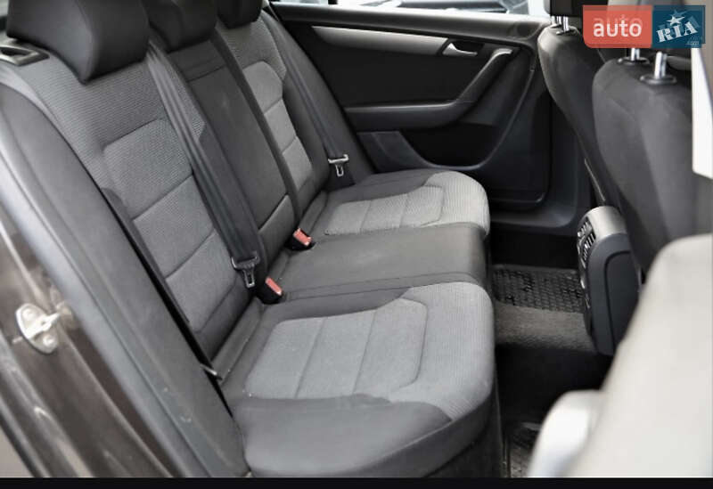 Седан Volkswagen Passat 2012 в 