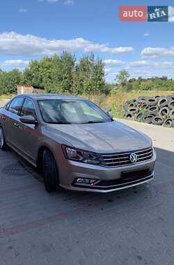 Седан Volkswagen Passat 2015 в 