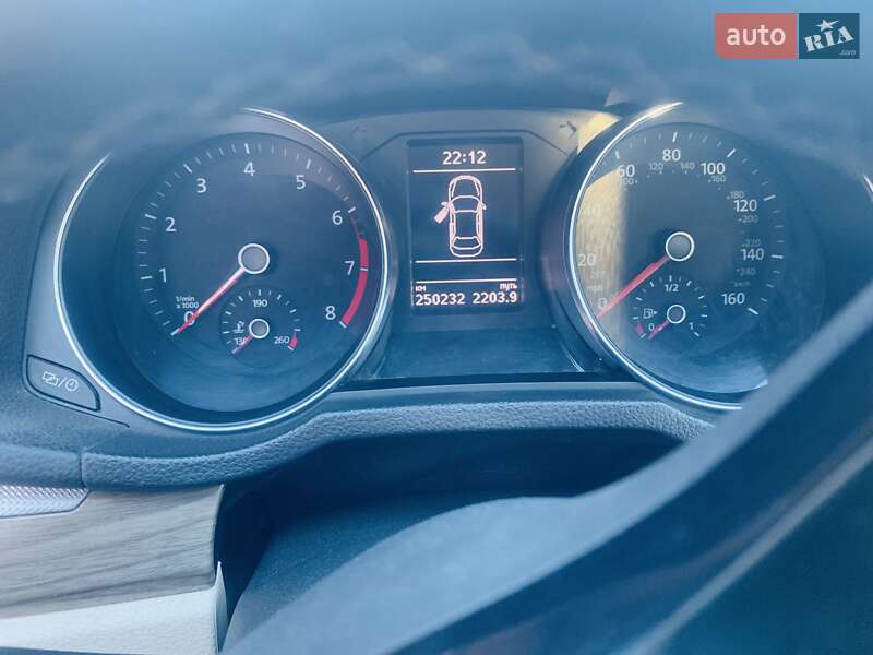 Седан Volkswagen Passat 2015 в Калуше