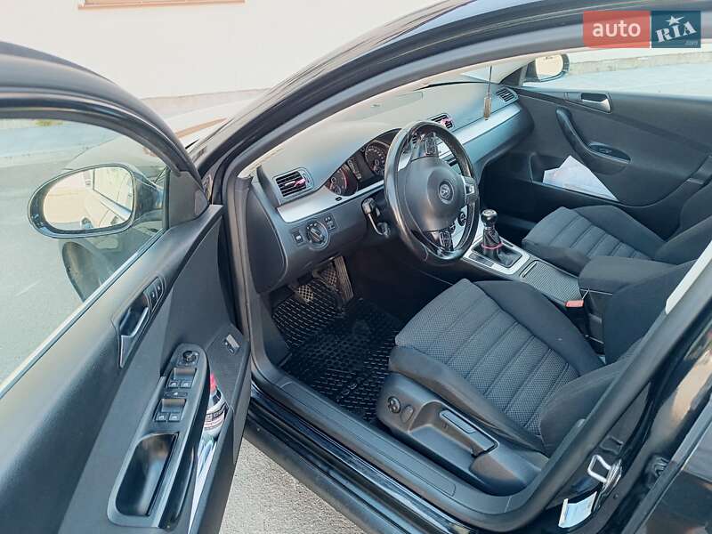 Универсал Volkswagen Passat 2009 в Житомире