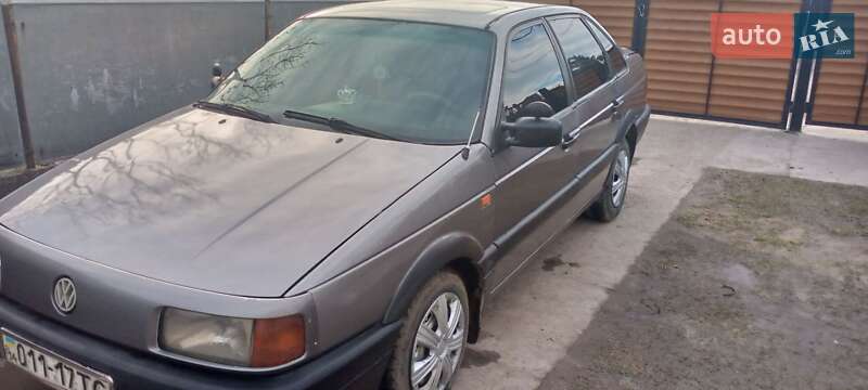 Седан Volkswagen Passat 1992 в Львові