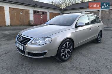 Універсал Volkswagen Passat 2006 в Чернівцях