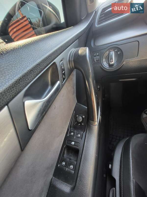 Седан Volkswagen Passat 2014 в Львові