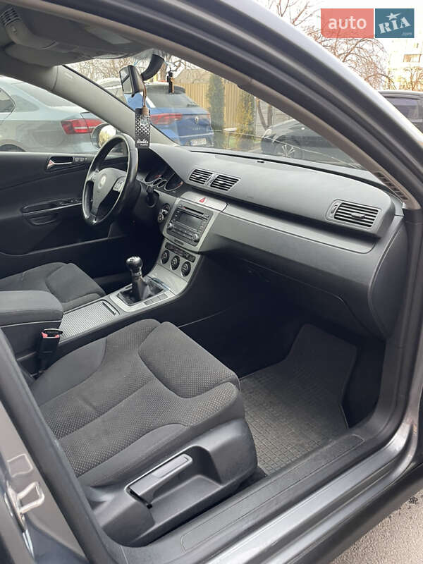 Универсал Volkswagen Passat 2006 в Мироновке