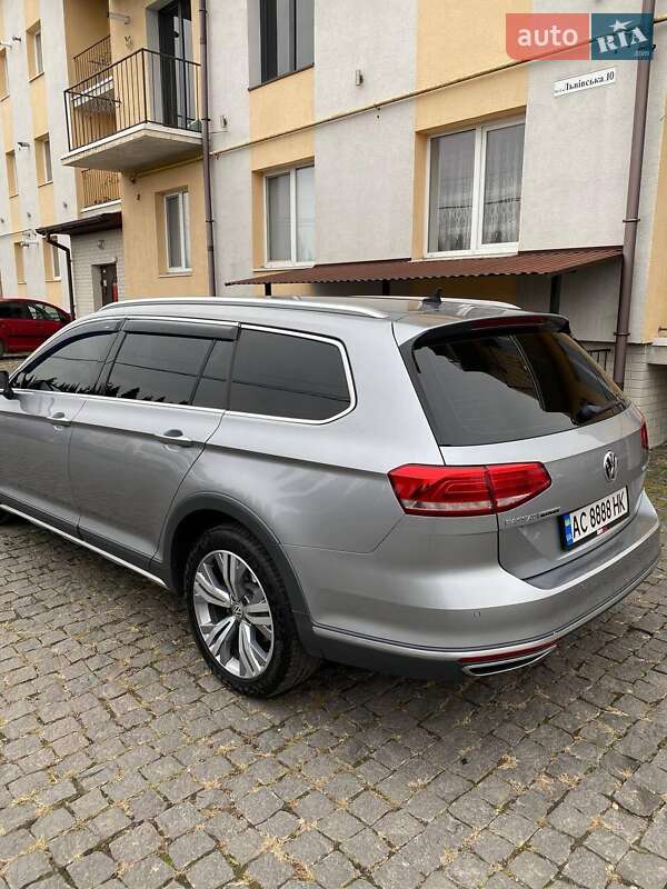 Универсал Volkswagen Passat 2017 в Нововолынске