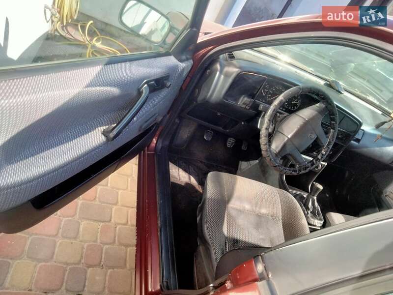 Седан Volkswagen Passat 1991 в Львові
