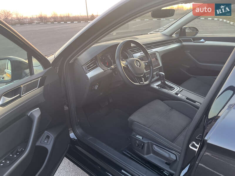 Универсал Volkswagen Passat 2018 в Ровно