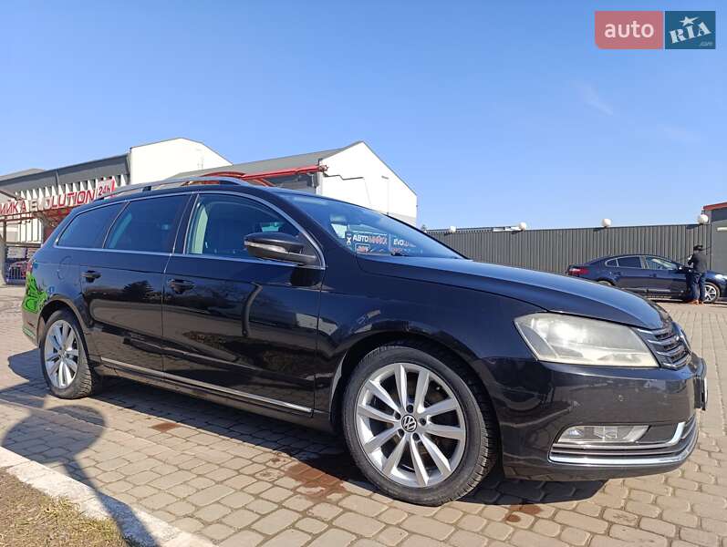 Універсал Volkswagen Passat 2011 в Івано-Франківську