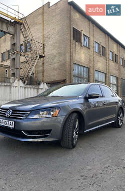 Седан Volkswagen Passat 2013 в Киеве