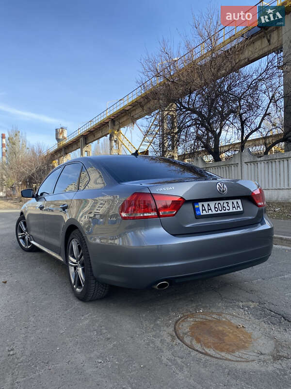 Седан Volkswagen Passat 2013 в Киеве
