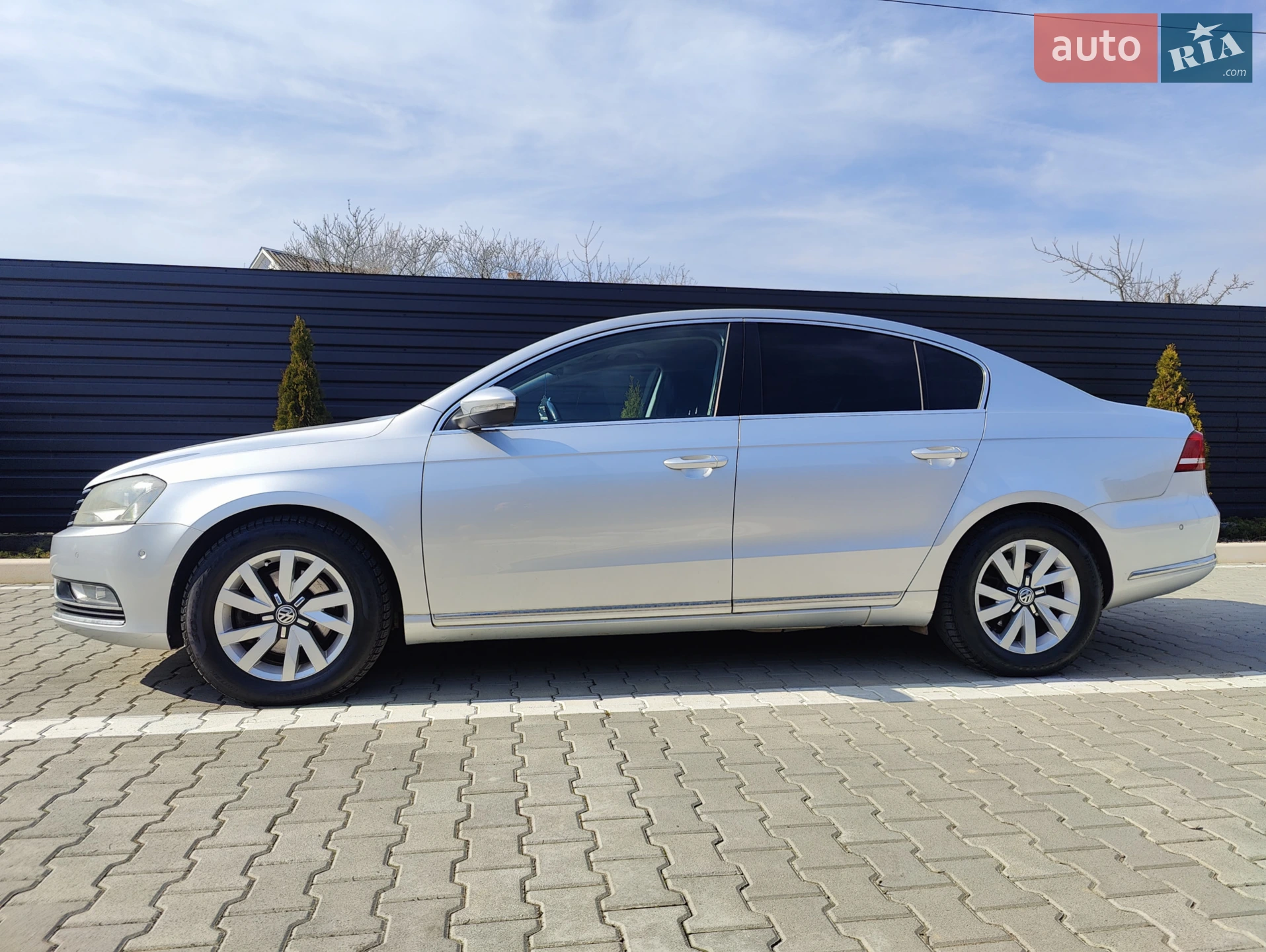 2010 Volkswagen Passat - фото 1