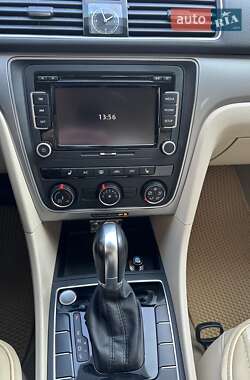 Седан Volkswagen Passat 2015 в 