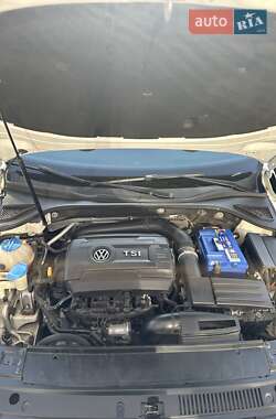 Седан Volkswagen Passat 2015 в 