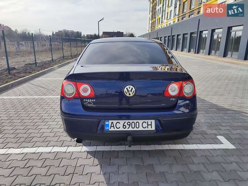 Седан Volkswagen Passat 2005 в Луцке