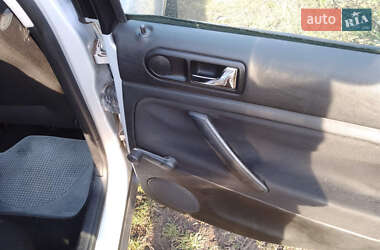 Седан Volkswagen Passat 2000 в 