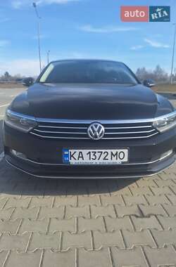 Седан Volkswagen Passat 2017 в Львове