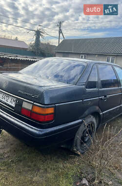 Седан Volkswagen Passat 1992 в Иваничах