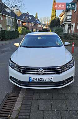 Седан Volkswagen Passat 2016 в Одесі