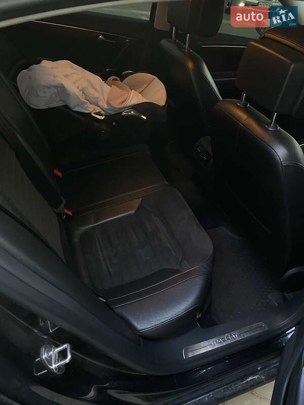 Седан Volkswagen Passat 2013 в Виноградові