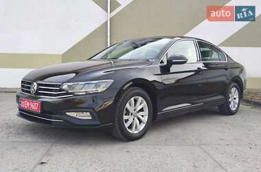 Седан Volkswagen Passat 2020 в Стрые