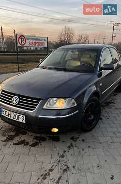 Седан Volkswagen Passat 2003 в Звягеле