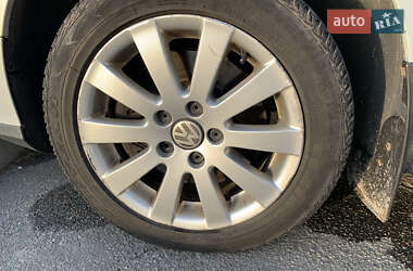 Седан Volkswagen Passat 2010 в 