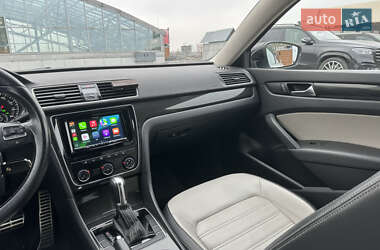 Седан Volkswagen Passat 2014 в 
