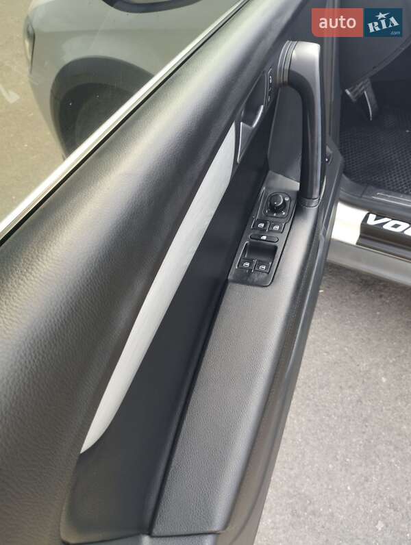 Универсал Volkswagen Passat 2013 в Кропивницком