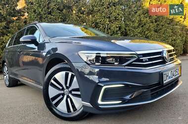 Универсал Volkswagen Passat 2020 в Хмельницком