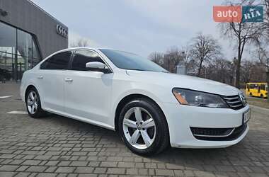 Седан Volkswagen Passat 2013 в Львові