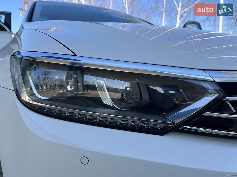 Універсал Volkswagen Passat 2015 в Самборі