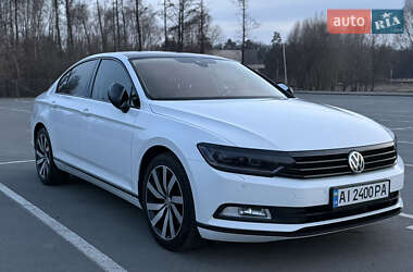 Седан Volkswagen Passat 2015 в Киеве