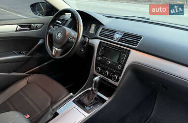 Седан Volkswagen Passat 2012 в Киеве