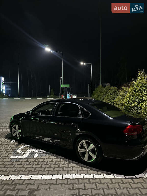 Седан Volkswagen Passat 2012 в Києві