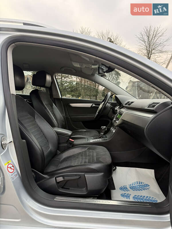 Універсал Volkswagen Passat 2012 в Тячеві