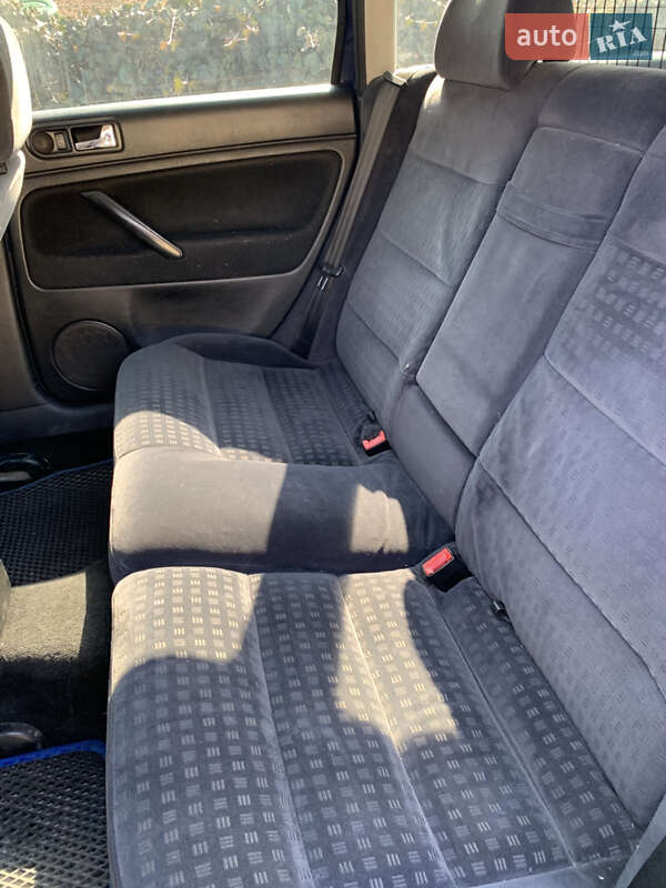 Универсал Volkswagen Passat 2001 в Болграде