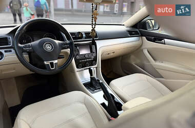 Седан Volkswagen Passat 2012 в Киеве