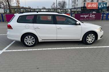 Універсал Volkswagen Passat 2013 в 