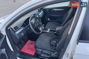 Універсал Volkswagen Passat 2013 в 