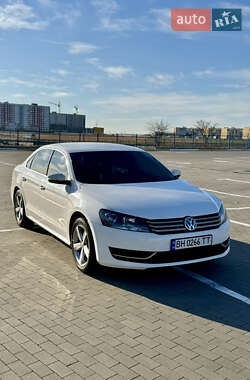 Седан Volkswagen Passat 2012 в Одесі