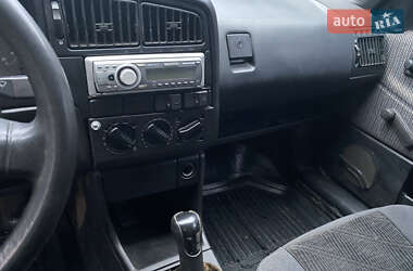Універсал Volkswagen Passat 1992 в 