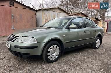 Седан Volkswagen Passat 2003 в Одесі