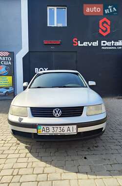 Седан Volkswagen Passat 1998 в Виннице