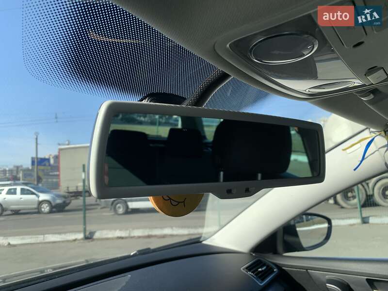 Универсал Volkswagen Passat 2012 в Киеве